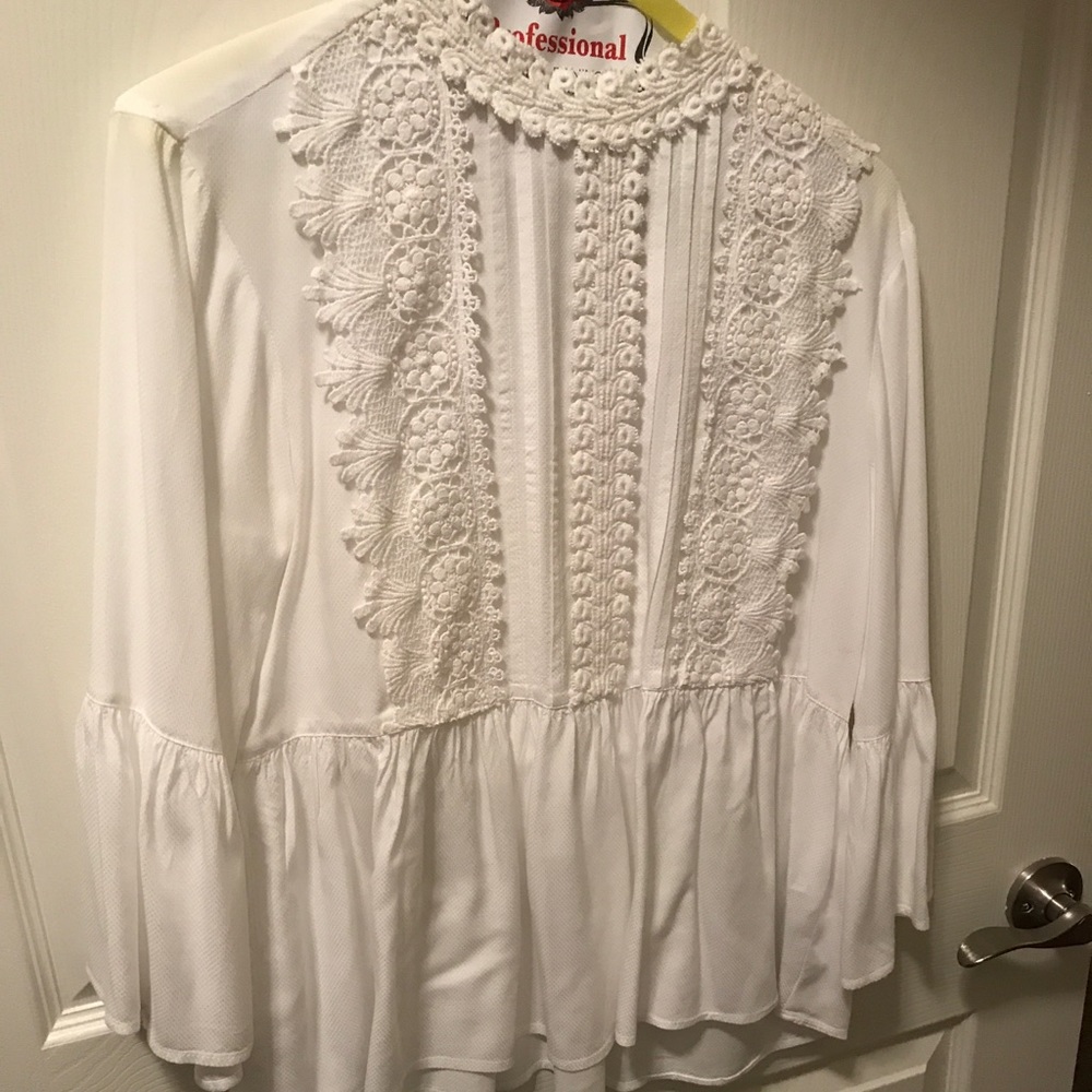 Zara white Blouse worn once!